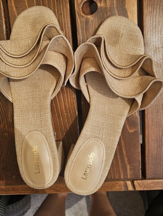 Larroude Shoes - Larroudé Miso Ruffle Mule Sandals Natural Raffia Women's Size 8.5